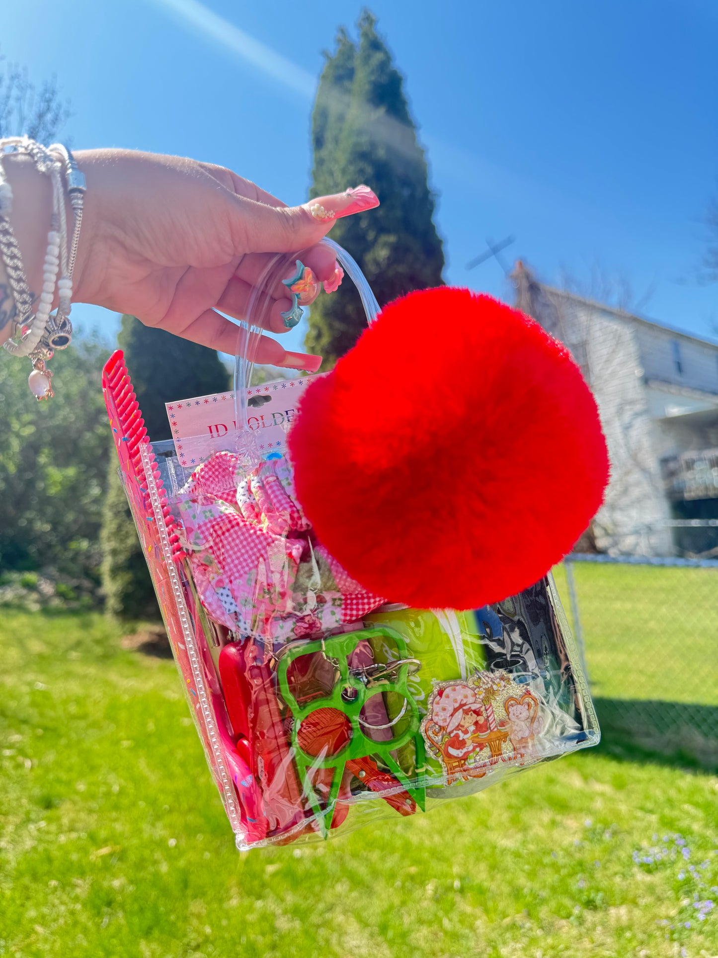 What’s in your tote bag ?